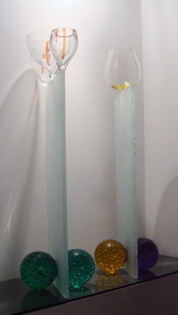 Objekt X, XI ( stojany na šperky ), 2010, sklo, maľba